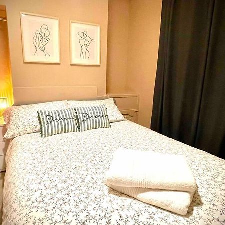 Newly Refurbished, Central Apartment With Permit Parking Bath Exterior foto